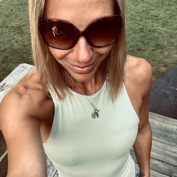 Meet your Posher, Danielle - Picture 11 of 12